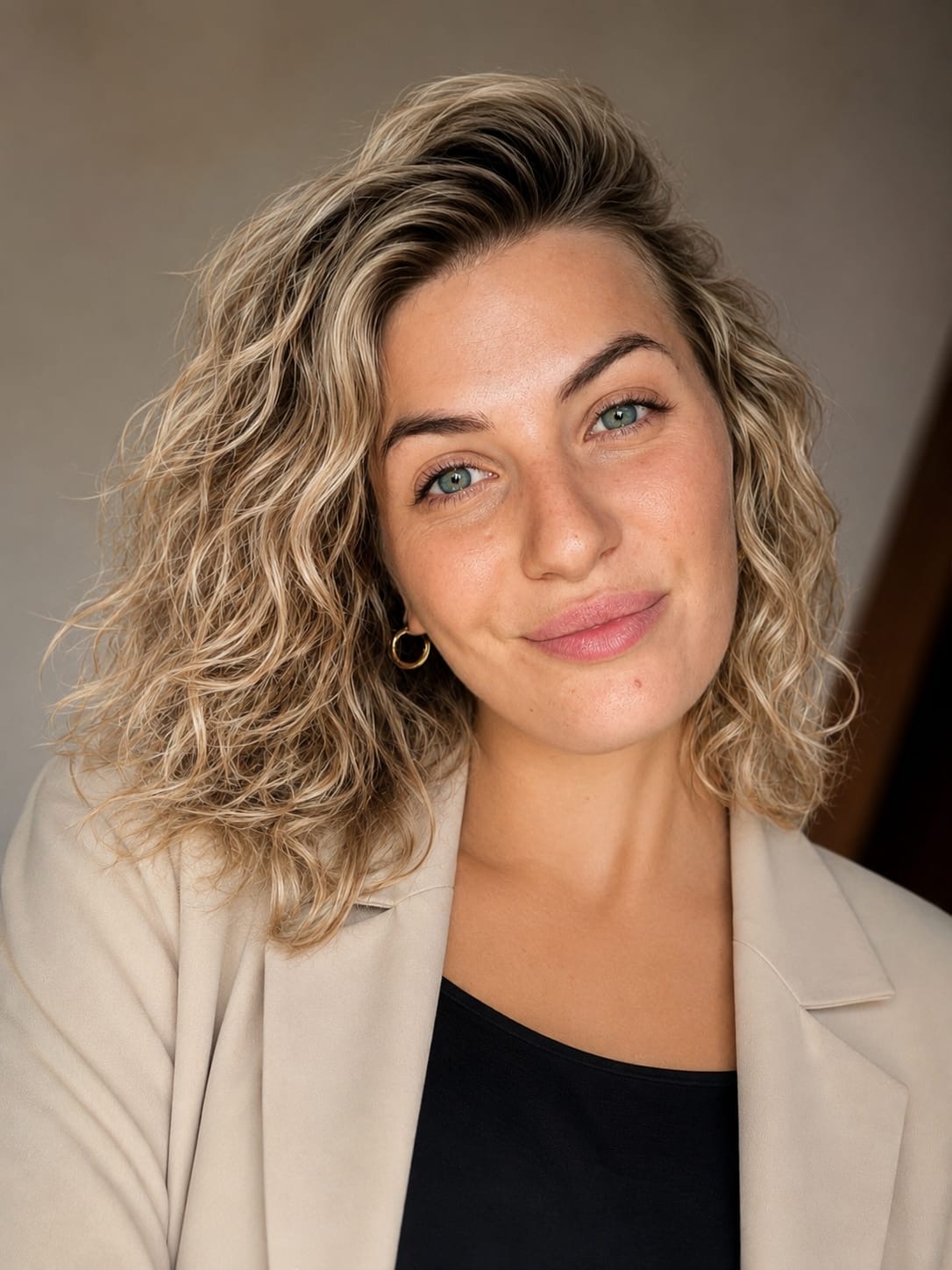 Laura, founder of Whitestone Living